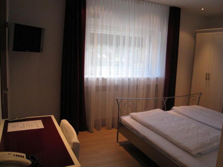 Hotel Barbarina توبنجن الغرفة الصورة